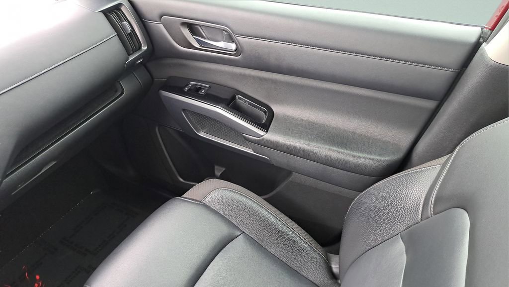 Used 2023 Nissan Pathfinder SL w/ SL Premium Package AWD/4WD image 15