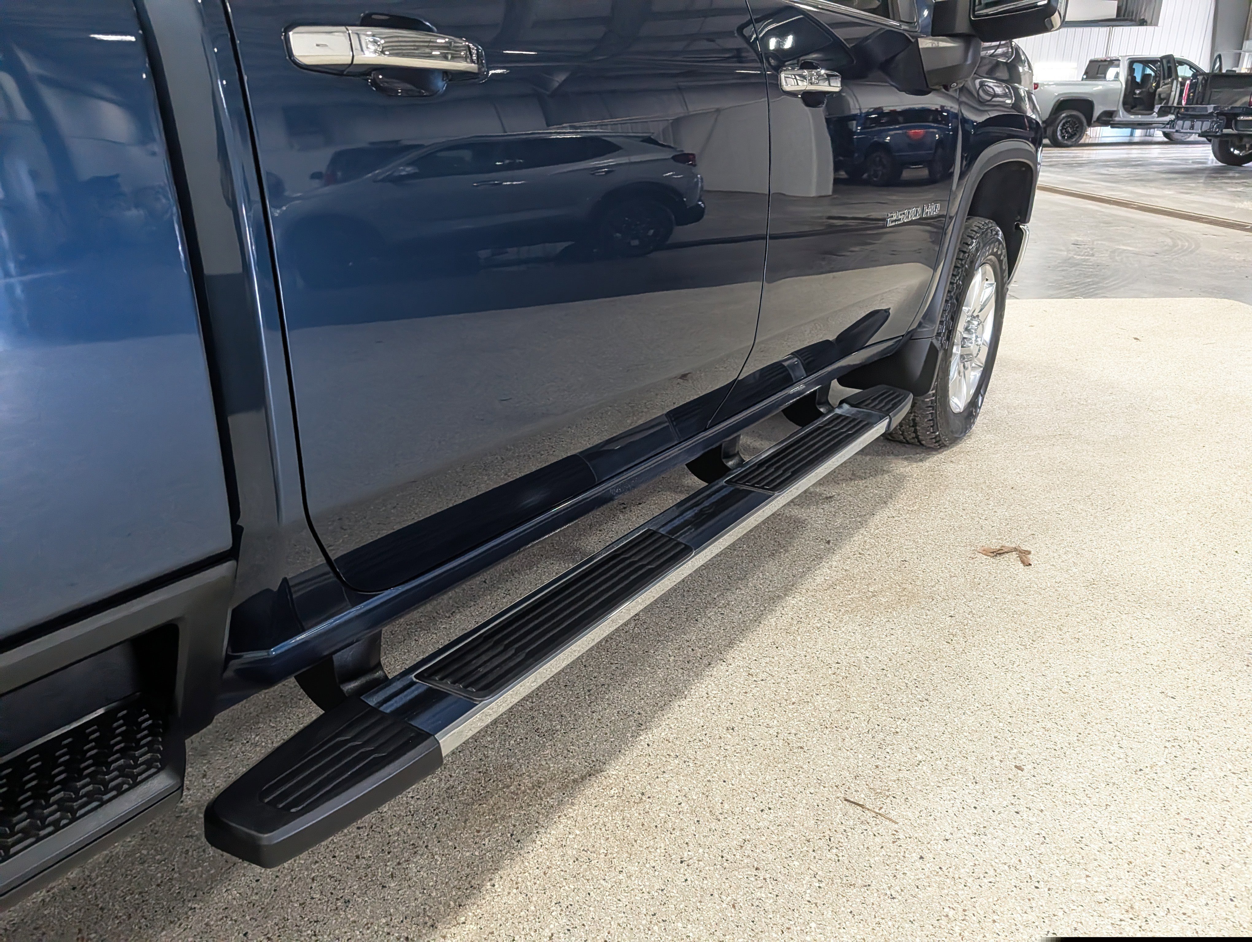 Used 2020 Chevrolet Silverado 2500 LTZ w/ LTZ Premium Package AWD/4WD image 11