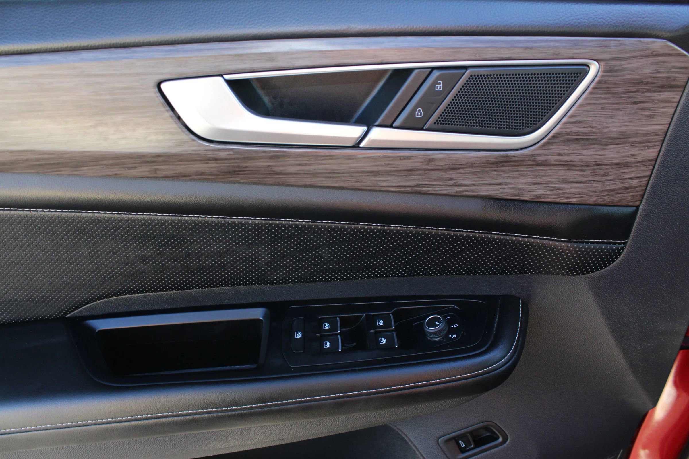 Used 2024 Volkswagen Atlas SEL image 17