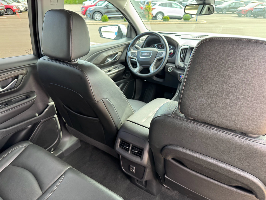 Used 2023 GMC Terrain SLT image 17