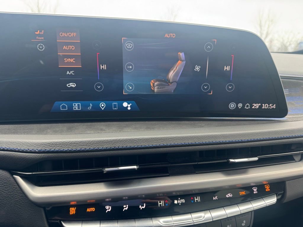 Used 2024 Cadillac XT4 Sport image 10
