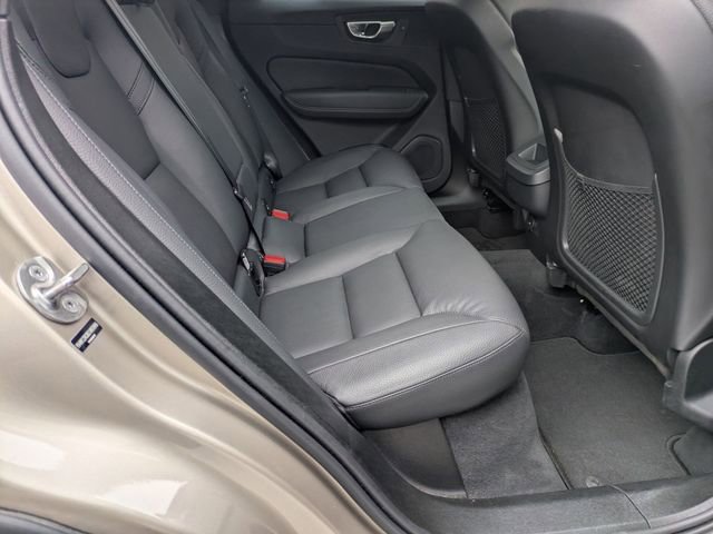 Used 2025 Volvo XC60 B5 Plus image 35