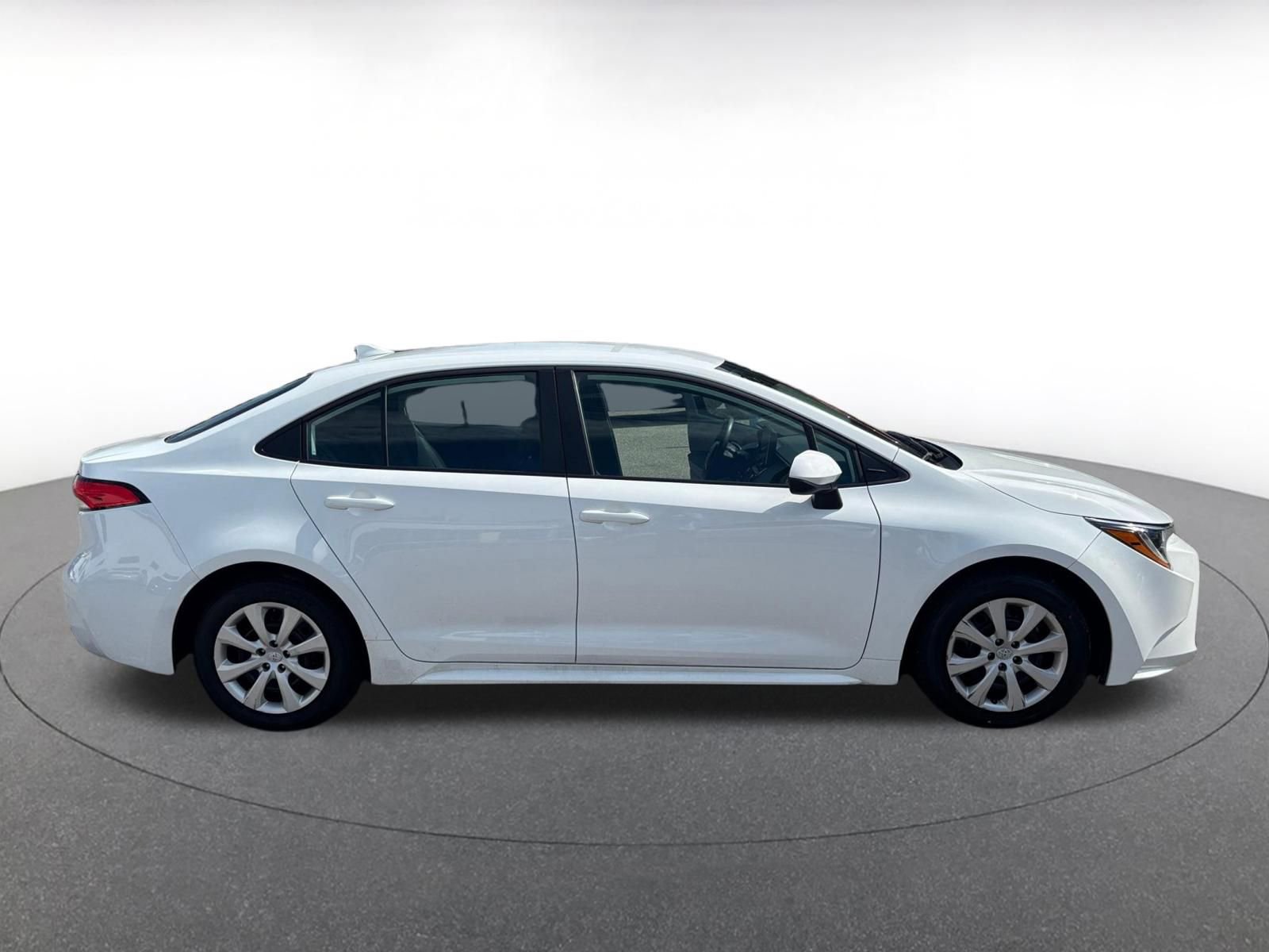 Used 2025 Toyota Corolla LE FWD image 15