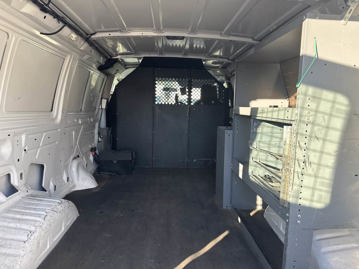 Used 2013 Ford E-150 and Econoline 150 image 8