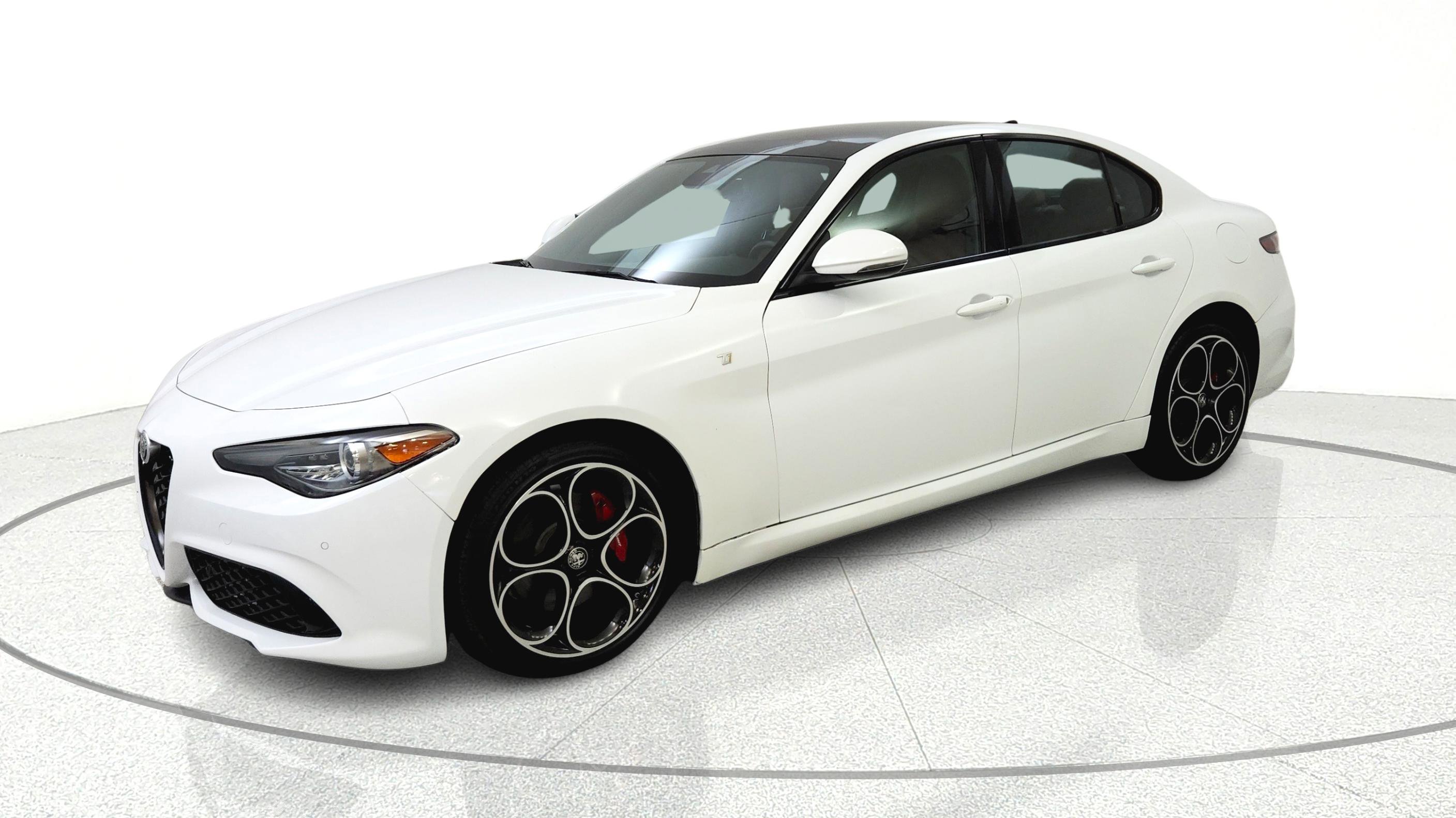 Used 2023 Alfa Romeo Giulia Ti w/ Active Assist Plus Package AWD/4WD image 3