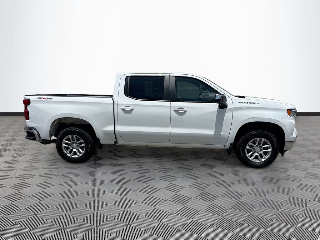 Used 2022 Chevrolet Silverado 1500 LT AWD/4WD image 5