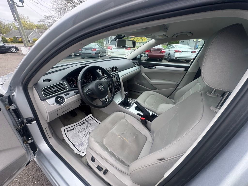 Used 2013 Volkswagen Passat 2.5 SE FWD image 28