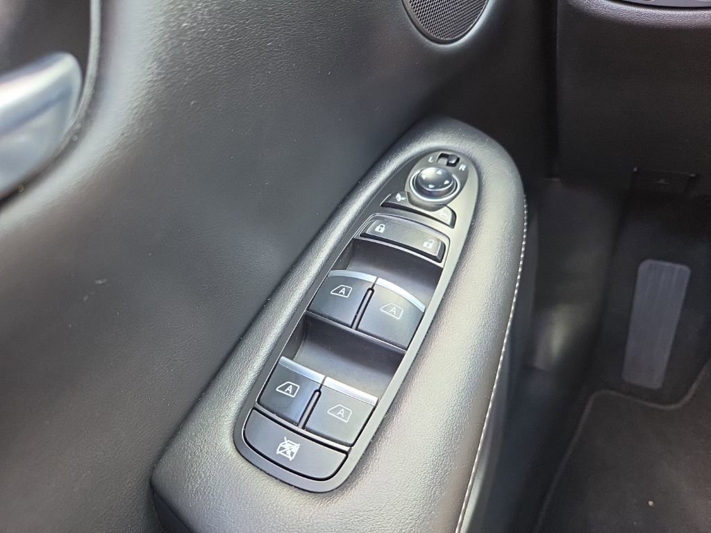Used 2023 INFINITI QX50 Luxe image 36