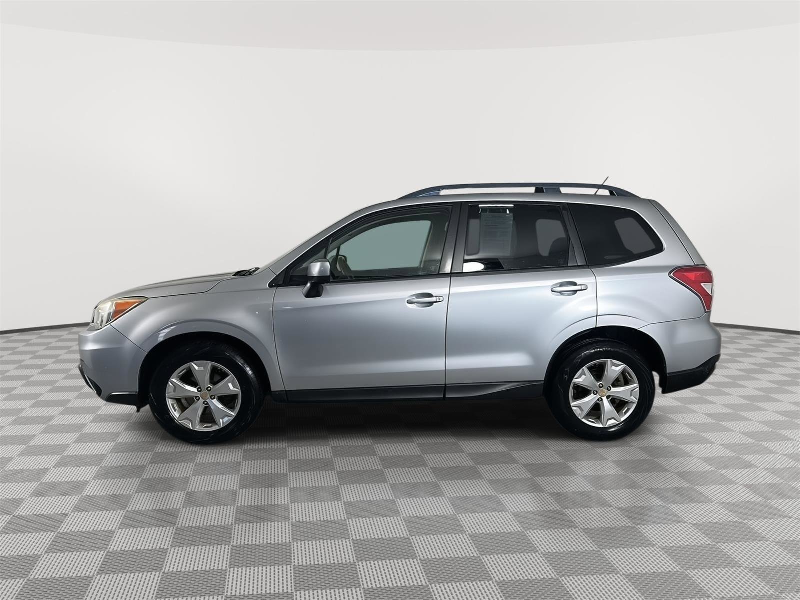 Used 2014 Subaru Forester 2.5i Premium w/ Popular Package #1 AWD/4WD image 4