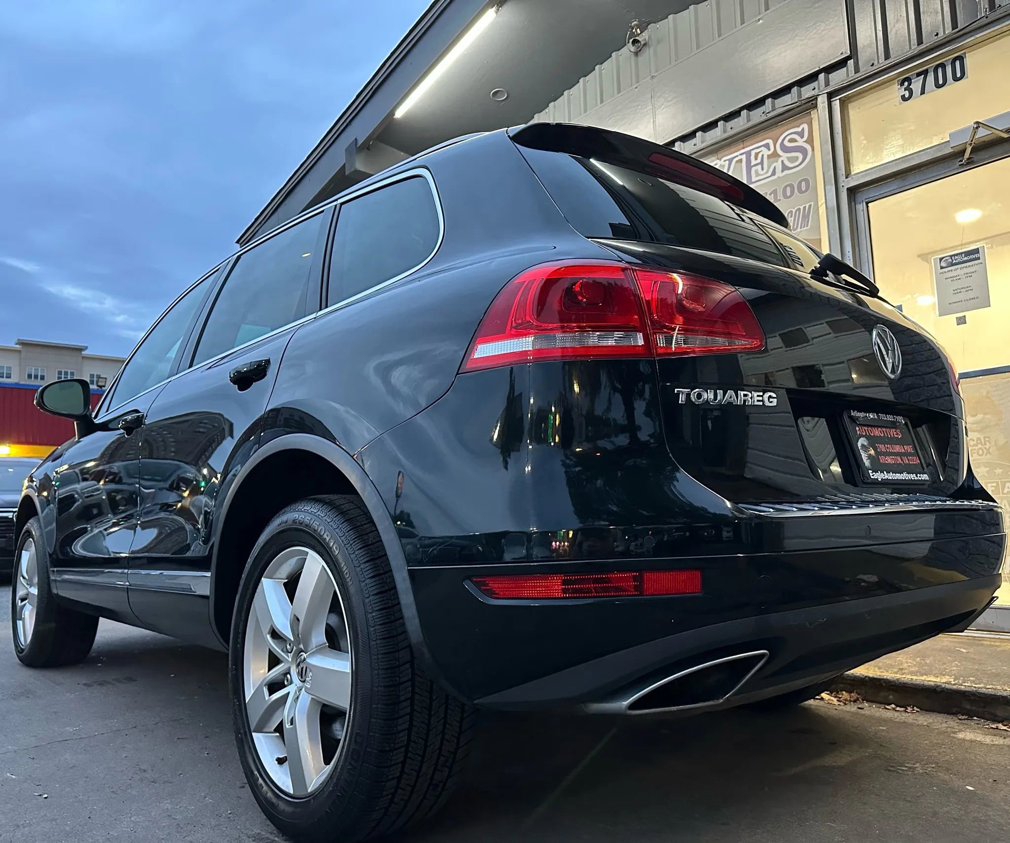 Used 2012 Volkswagen Touareg TDI image 5