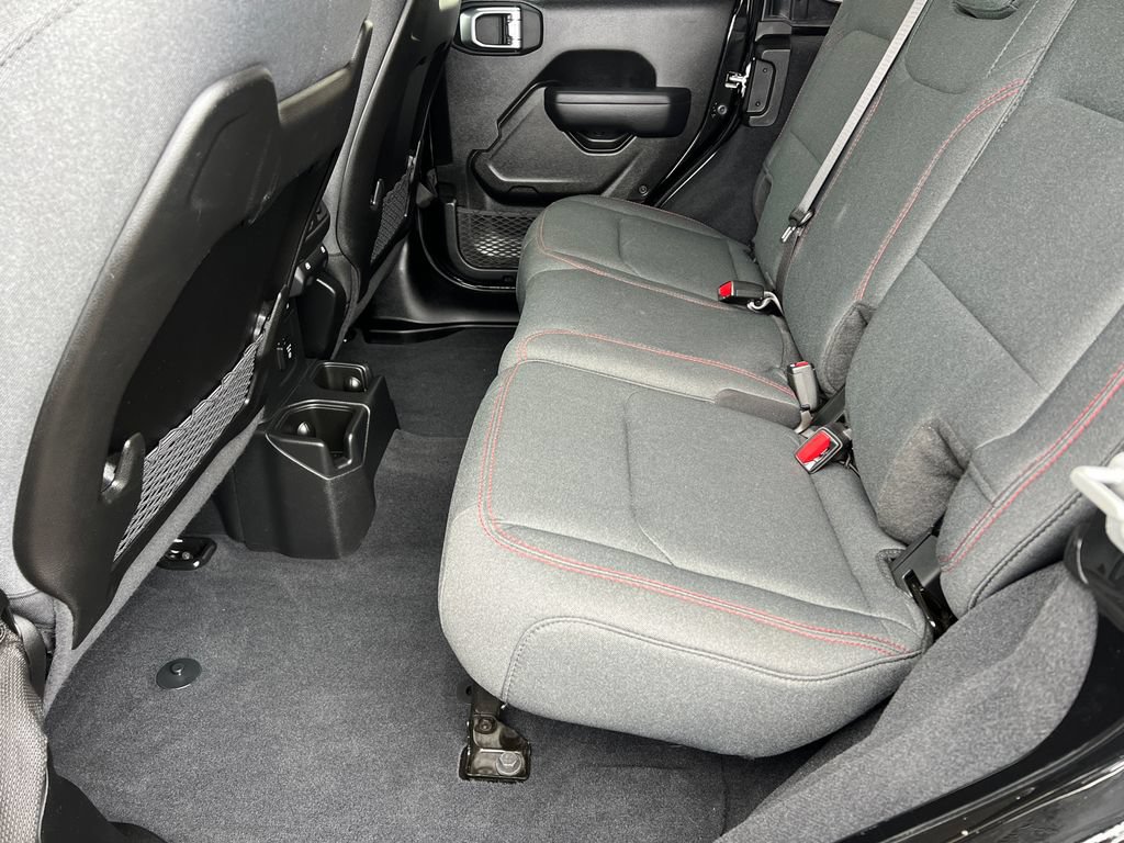 Used 2025 Jeep Wrangler Unlimited Rubicon AWD/4WD image 23