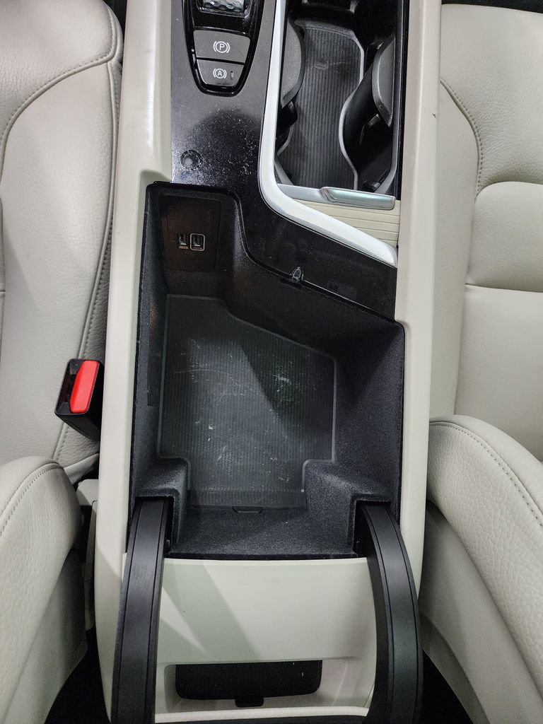 Used 2020 Volvo XC60 T6 Momentum AWD/4WD image 22