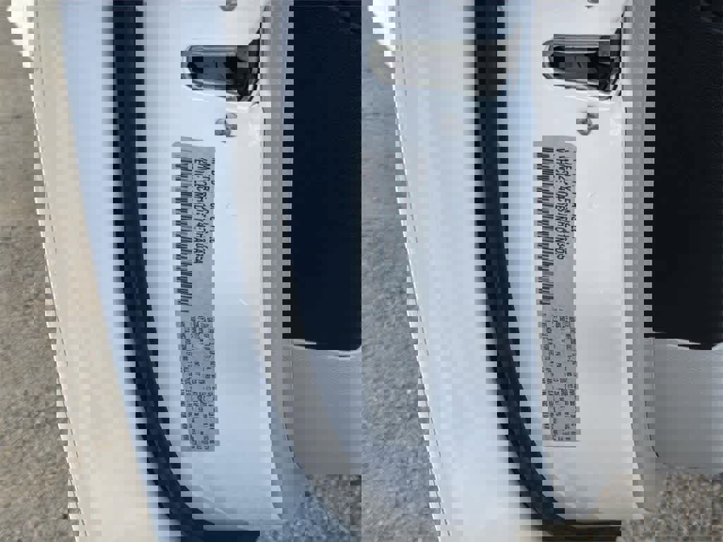 Used 2024 Chrysler Pacifica Select image 10