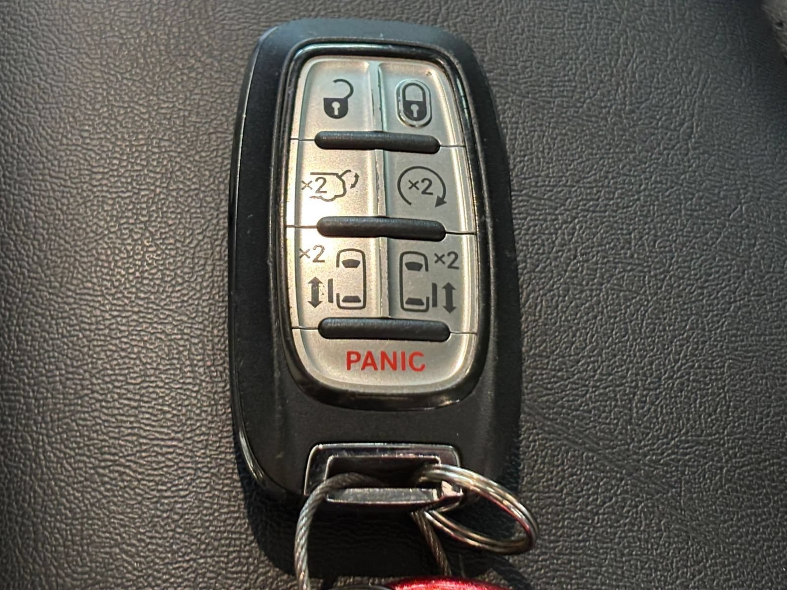 Used 2024 Chrysler Pacifica Touring-L FWD image 25