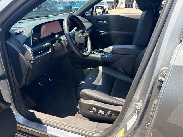 Used 2024 Cadillac XT4 Sport w/ Trailering Package image 25