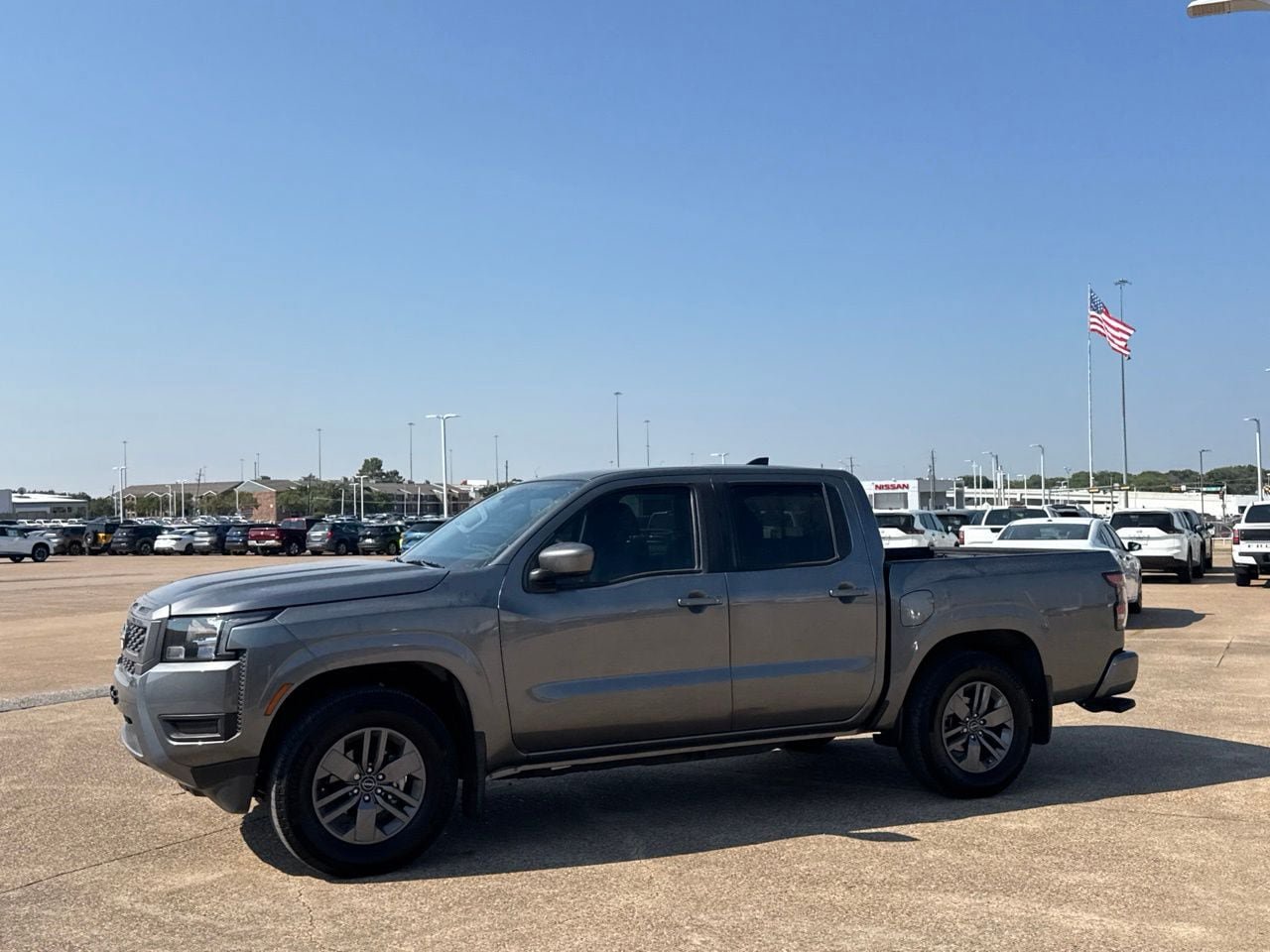 Certified 2025 Nissan Frontier SV w/ Tow Package RWD image 12