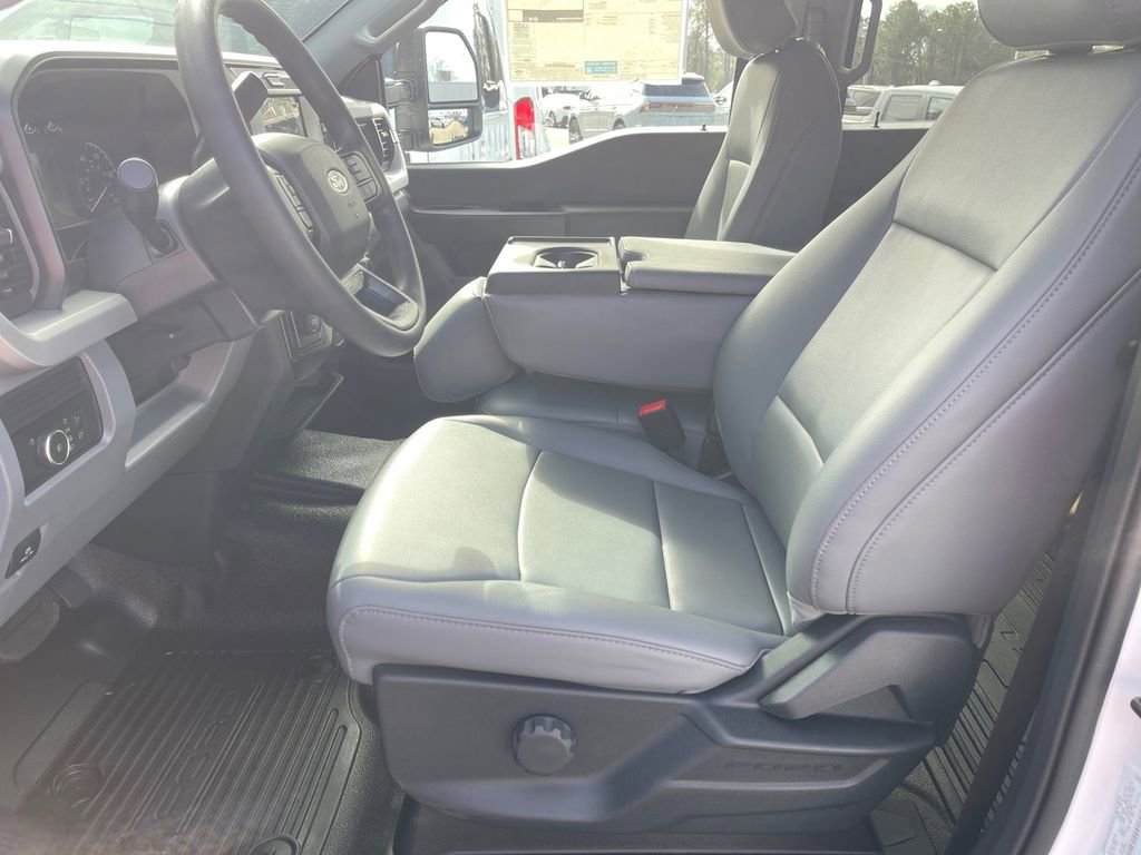 New 2026 Ford F450 XL w/ XL Chrome Package RWD image 8