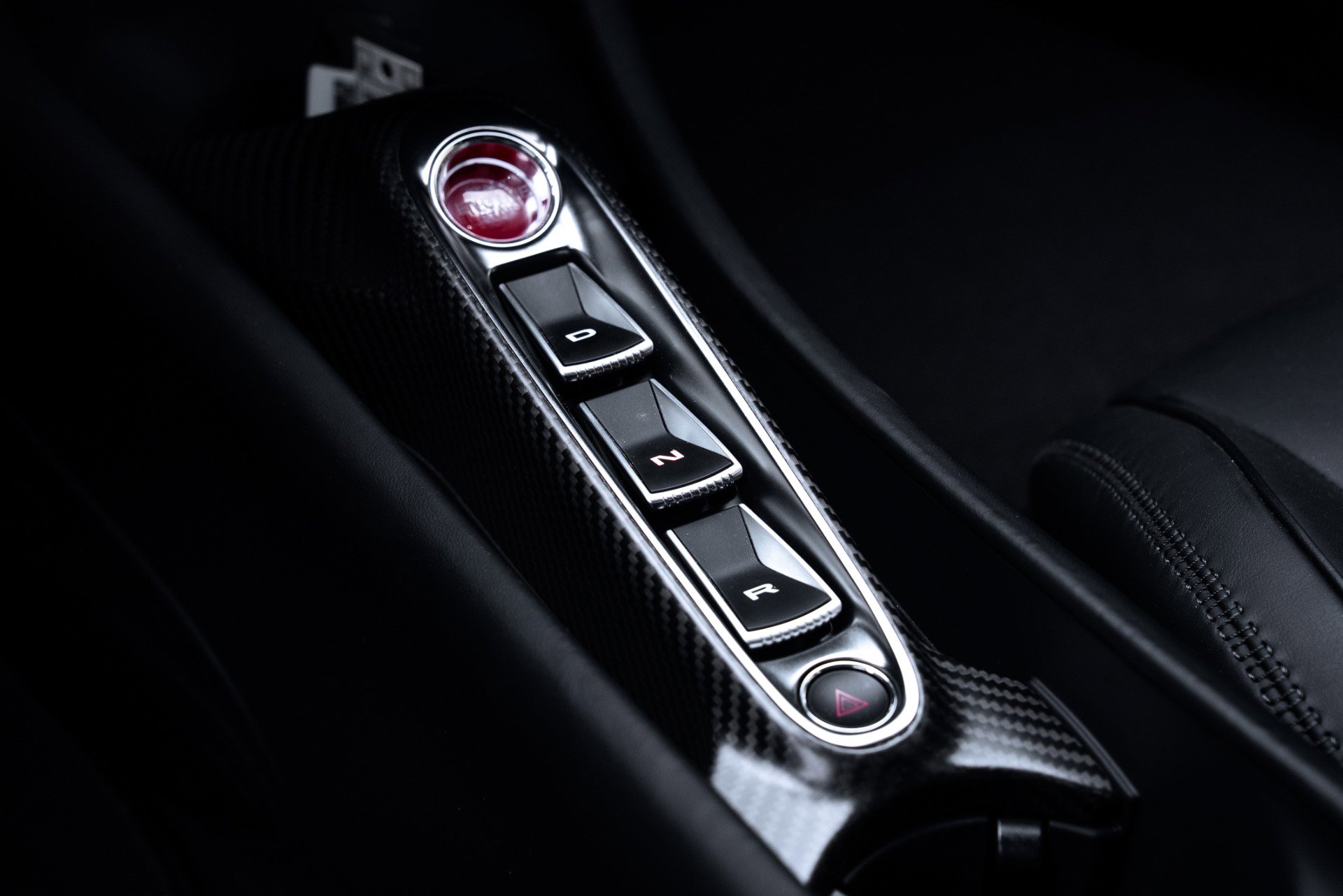 Used 2024 McLaren Artura image 32