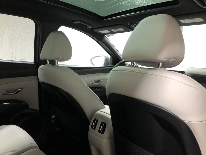 Used 2025 Hyundai Tucson Limited image 12