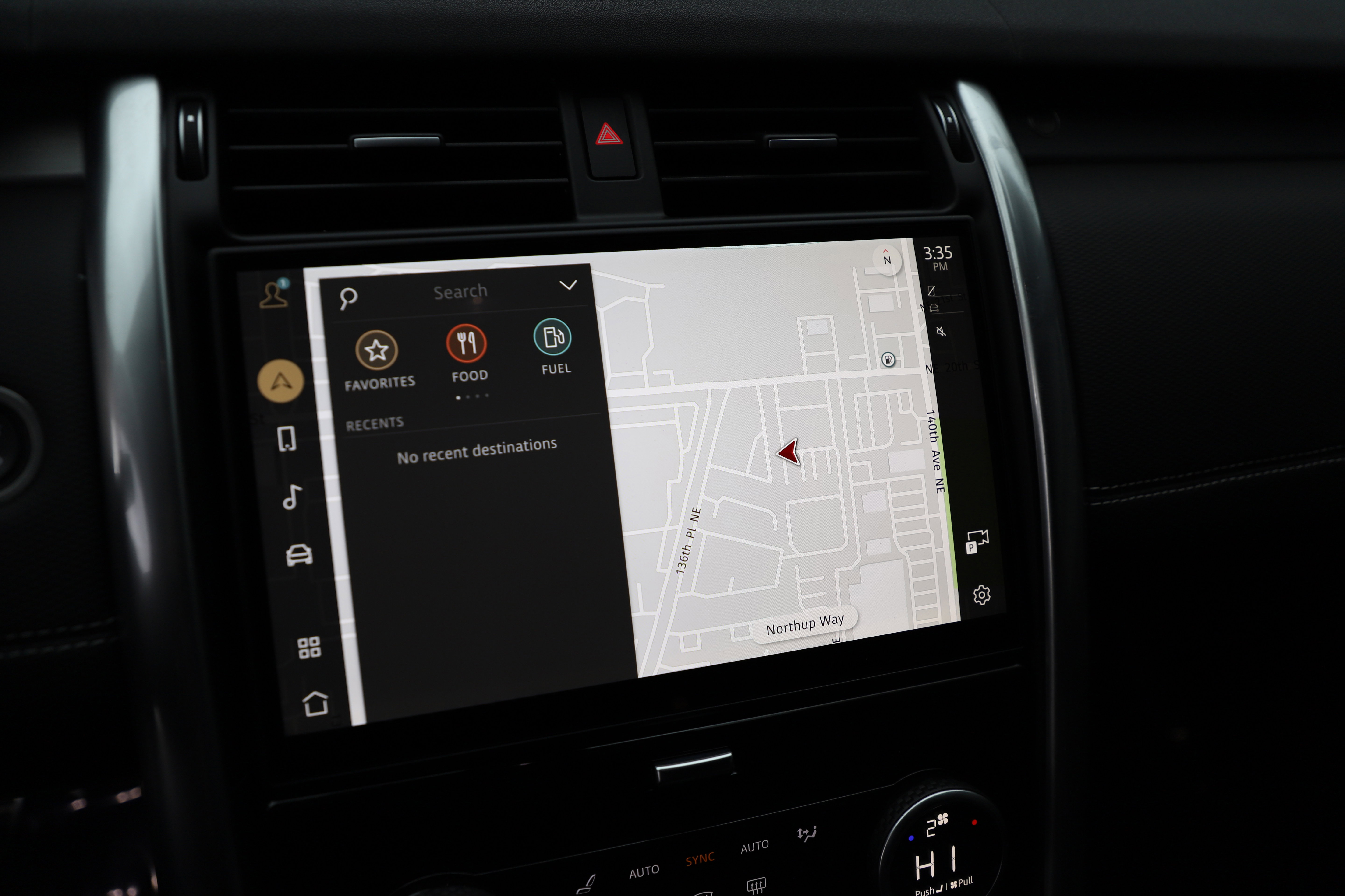 Certified 2025 Land Rover Discovery Dynamic SE image 20