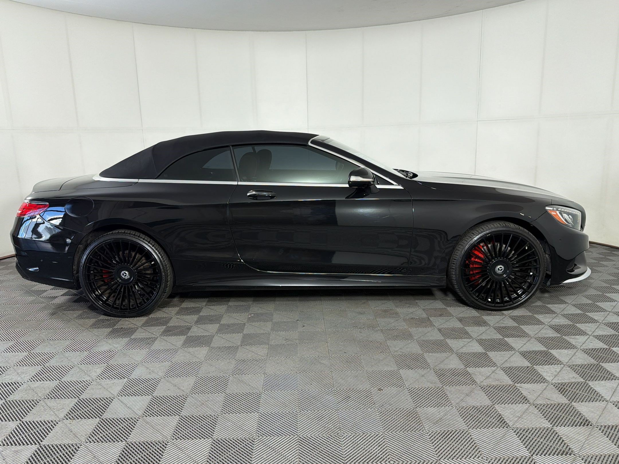 Used 2017 Mercedes-Benz S 550 Cabriolet image 8