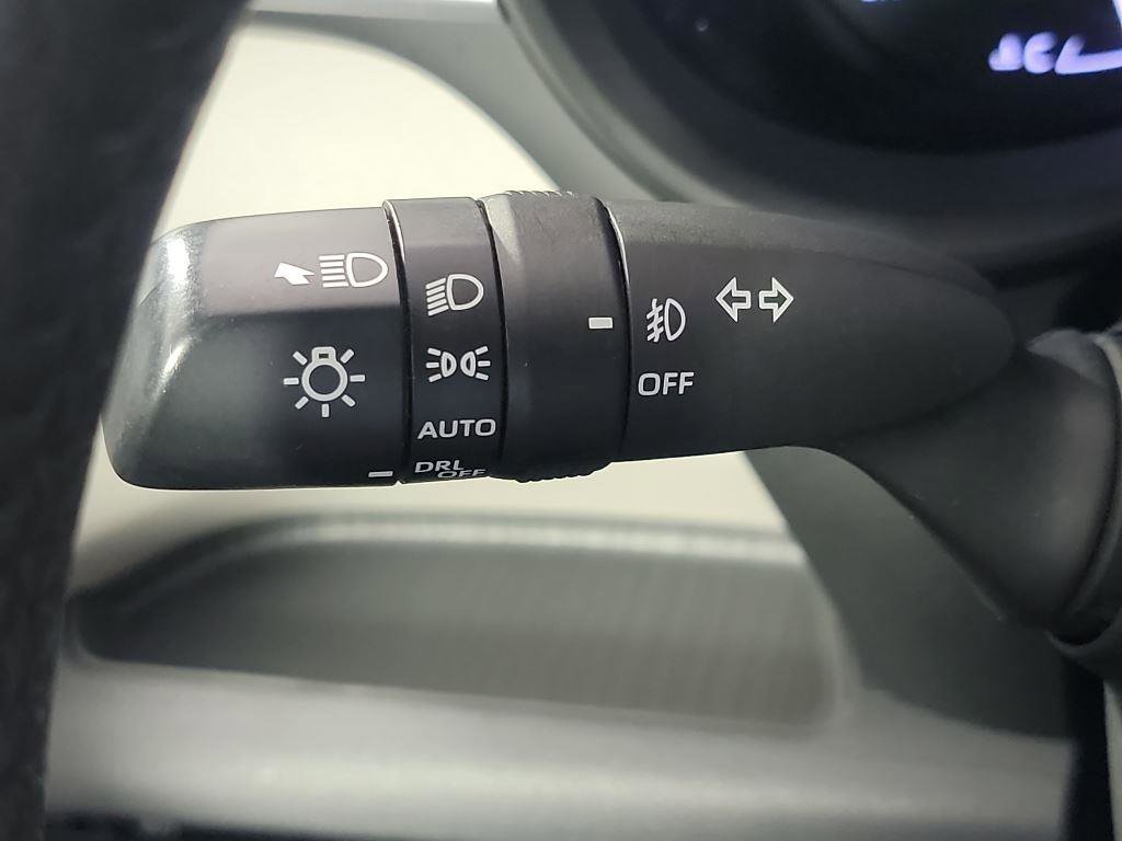 Used 2021 Toyota Sienna XLE image 32