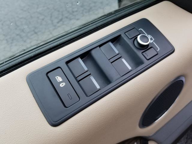 Used 2017 Land Rover Range Rover Sport HSE AWD/4WD image 7