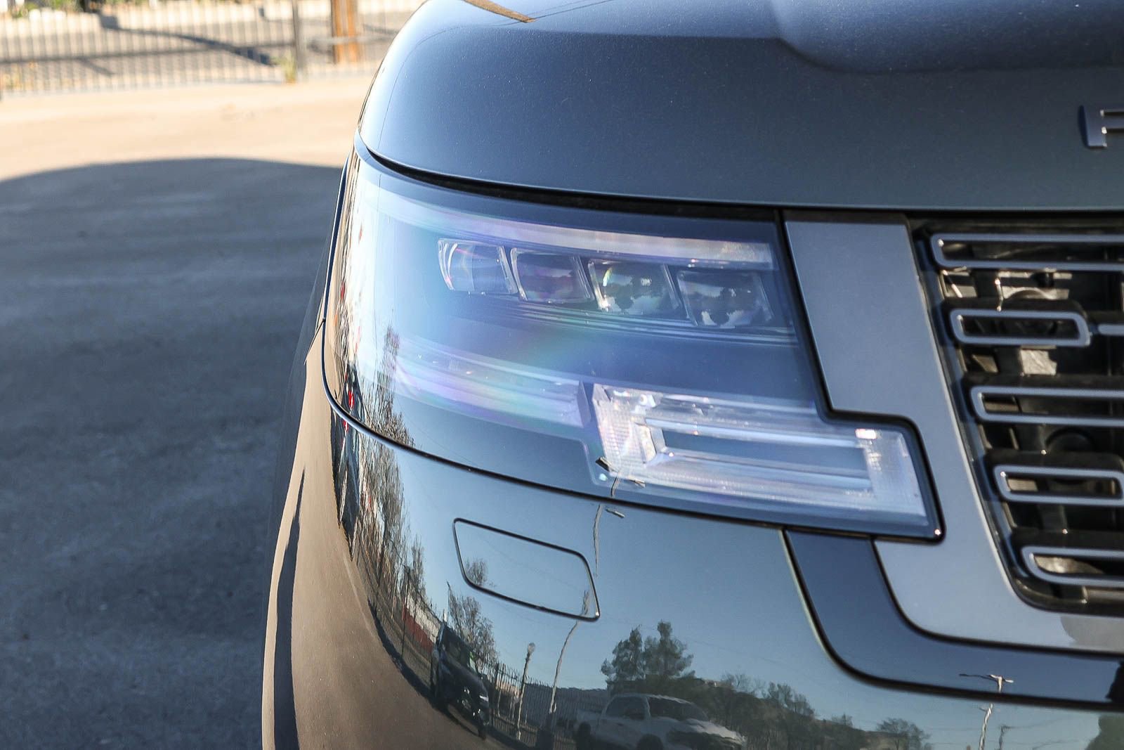 New 2026 Land Rover Range Rover SE image 15