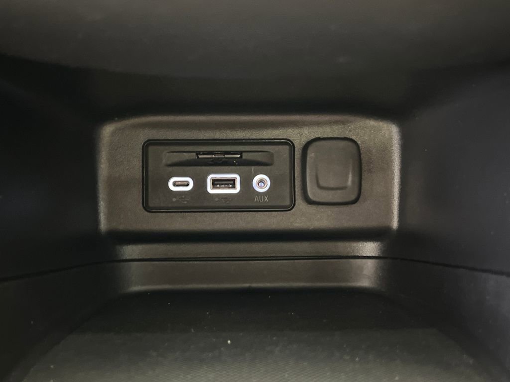 Used 2023 Chevrolet Equinox RS w/ RS Leather Package image 29