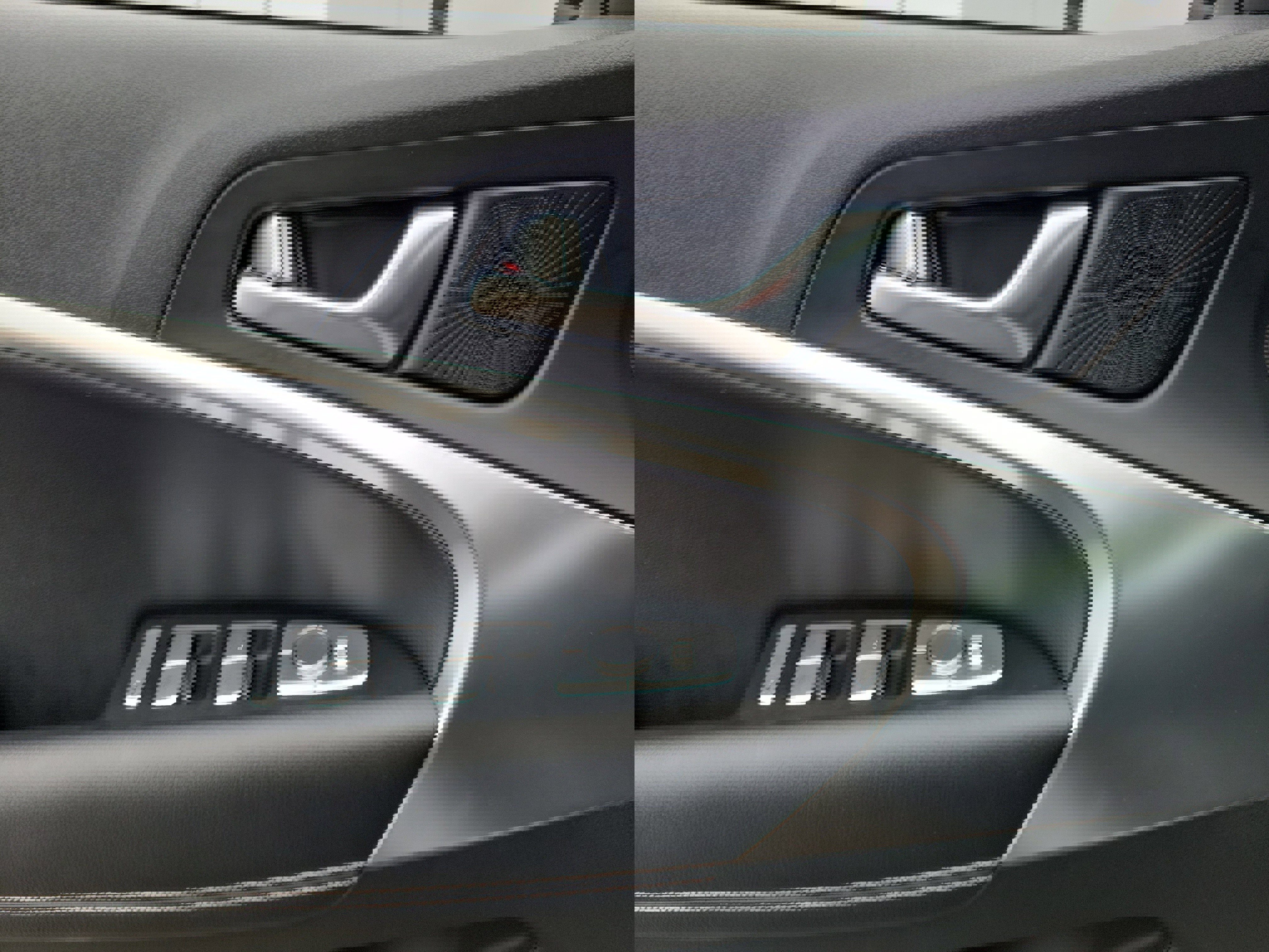 Used 2025 Genesis G70 2.5T image 17