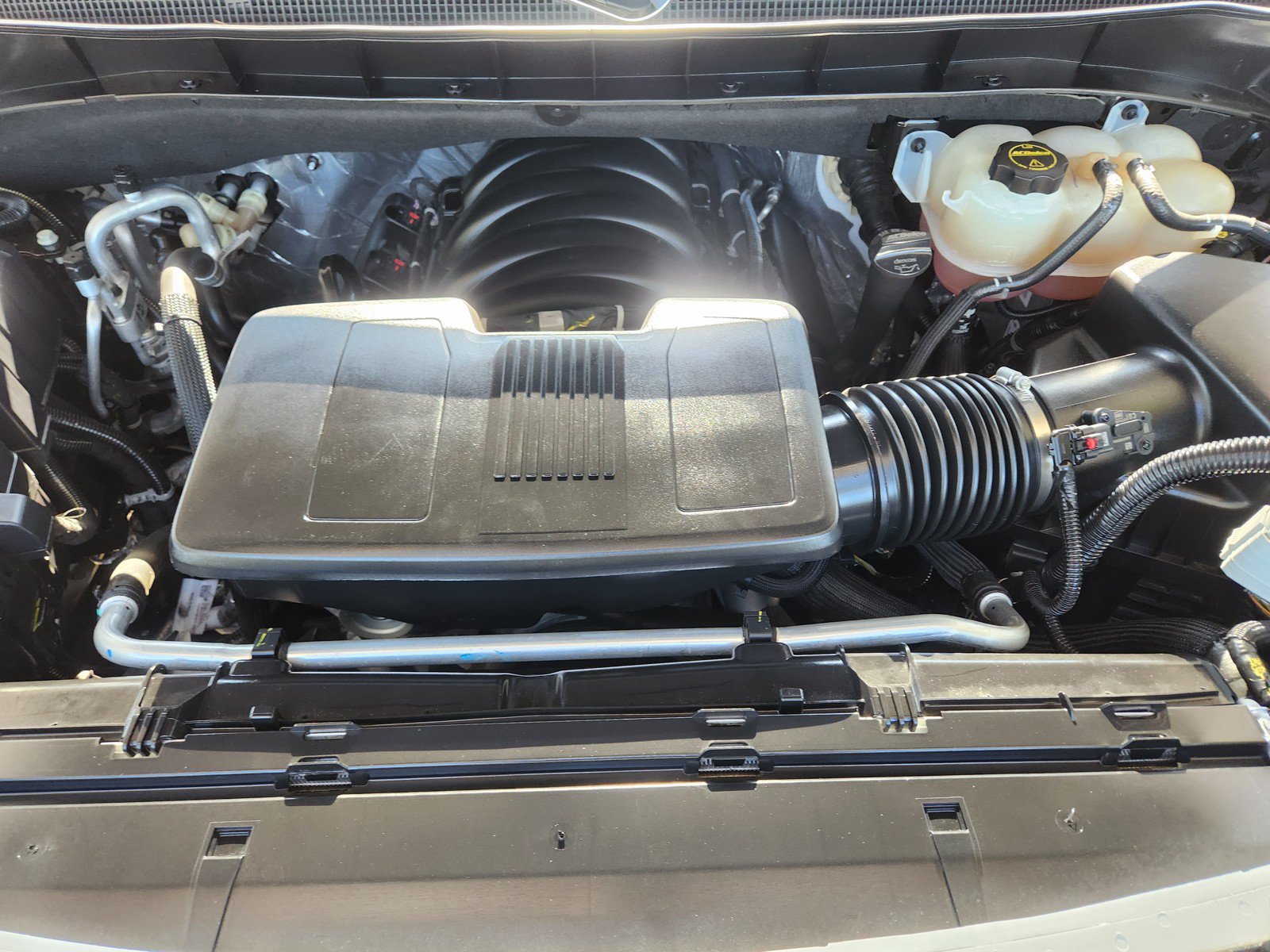 Used 2025 Chevrolet Tahoe High Country AWD/4WD image 27