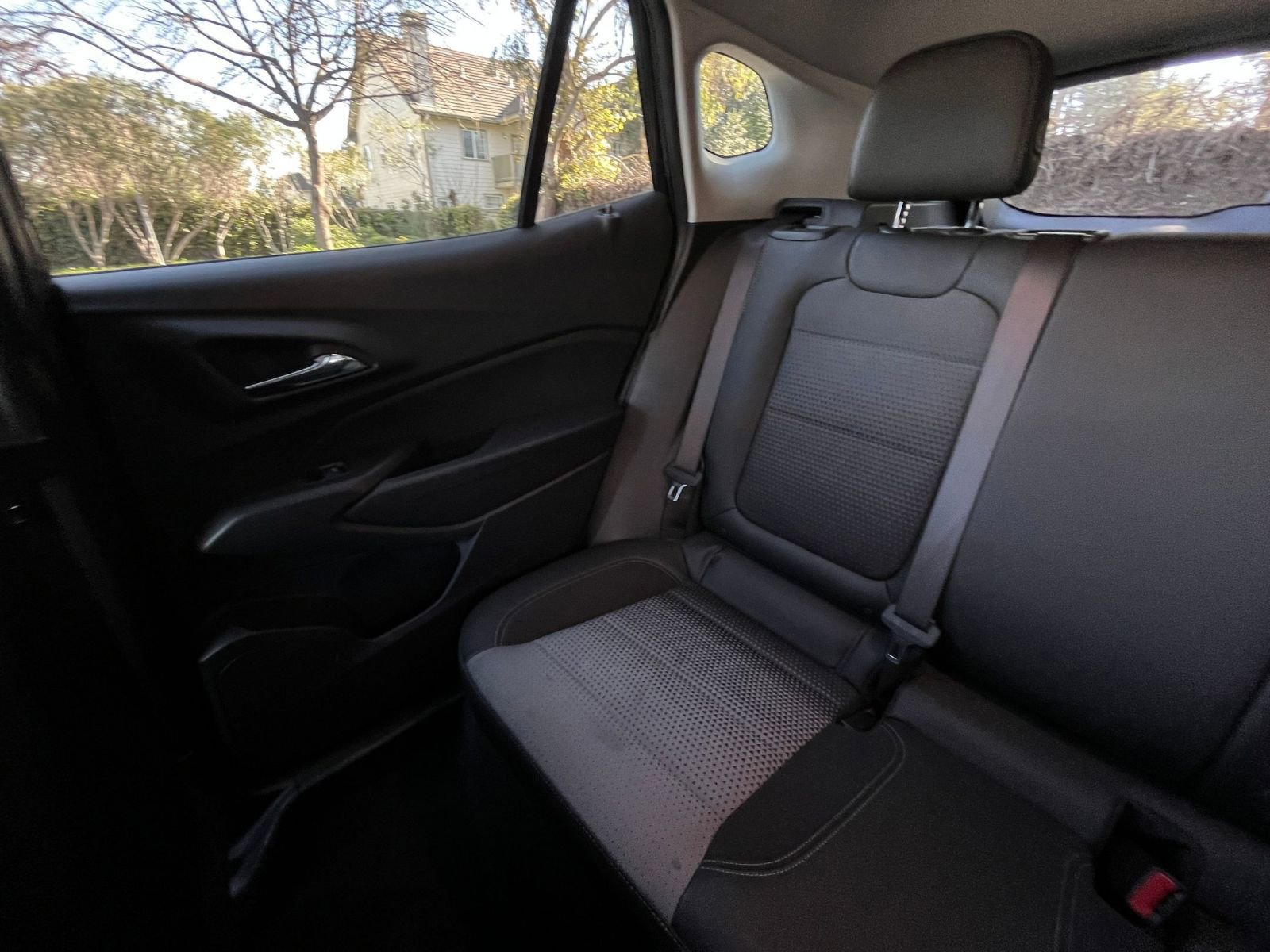 Used 2025 Chevrolet Trax LT image 37