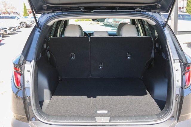 New 2026 Hyundai Tucson SE image 8