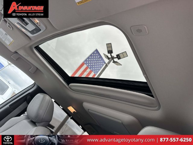 Certified 2025 Toyota Sienna XLE w/ XLE Plus Package AWD/4WD image 26