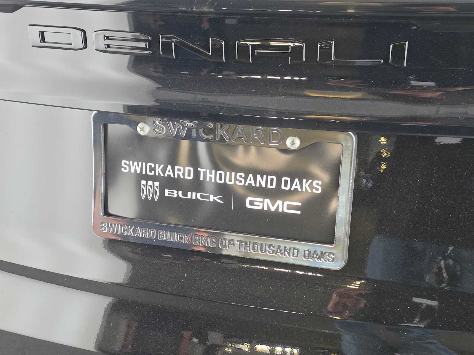 New 2027 GMC Acadia Denali w/ Denali Reserve Package FWD image 14