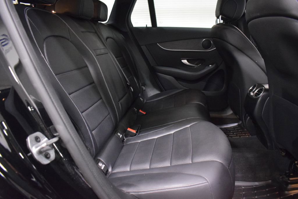 Used 2022 Mercedes-Benz GLC 300 4MATIC image 17