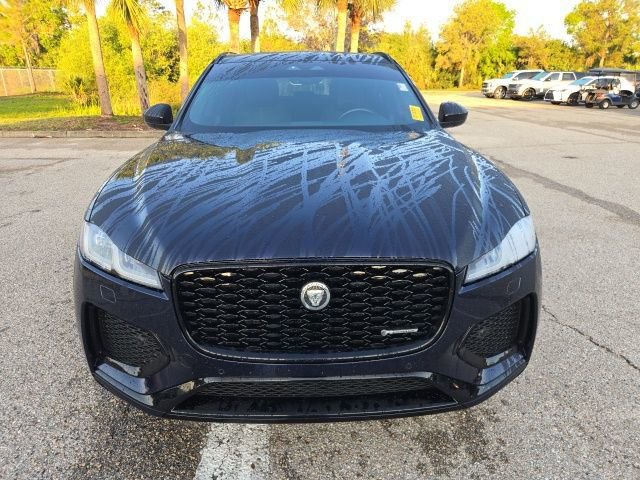 Used 2025 Jaguar F-PACE R-Dynamic S image 8