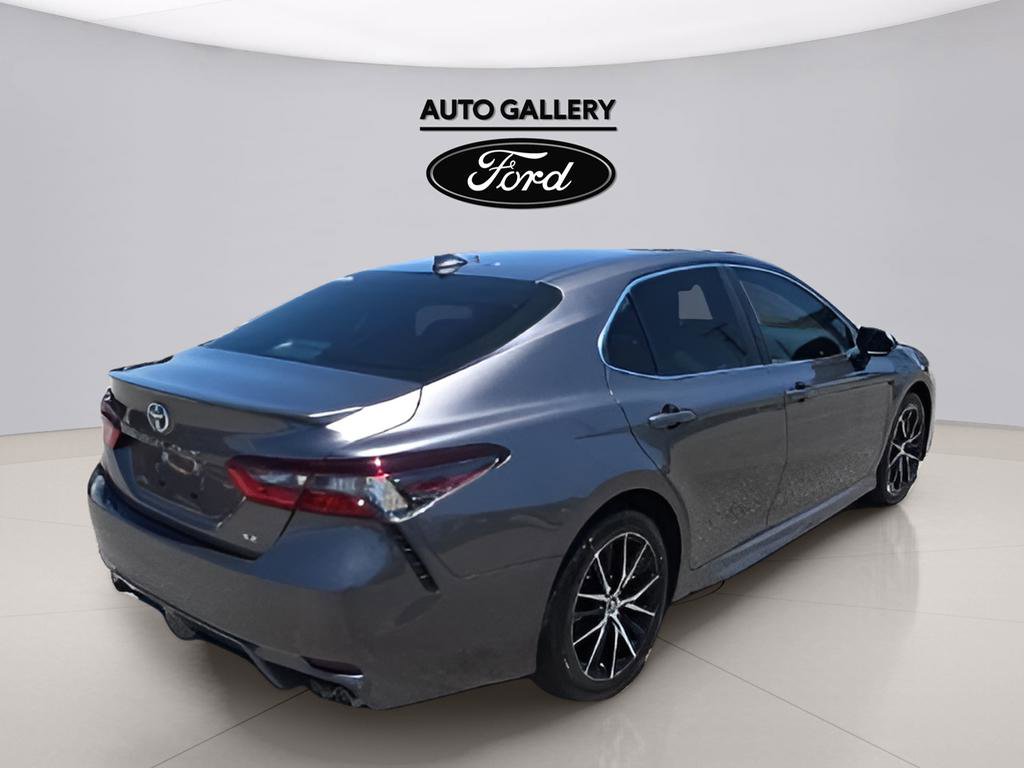 Used 2024 Toyota Camry SE FWD image 2