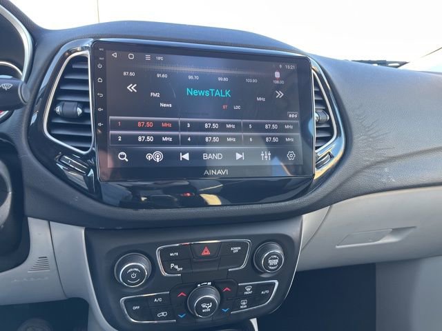 Used 2018 Jeep Compass Limited w/ Navigation Group image 38