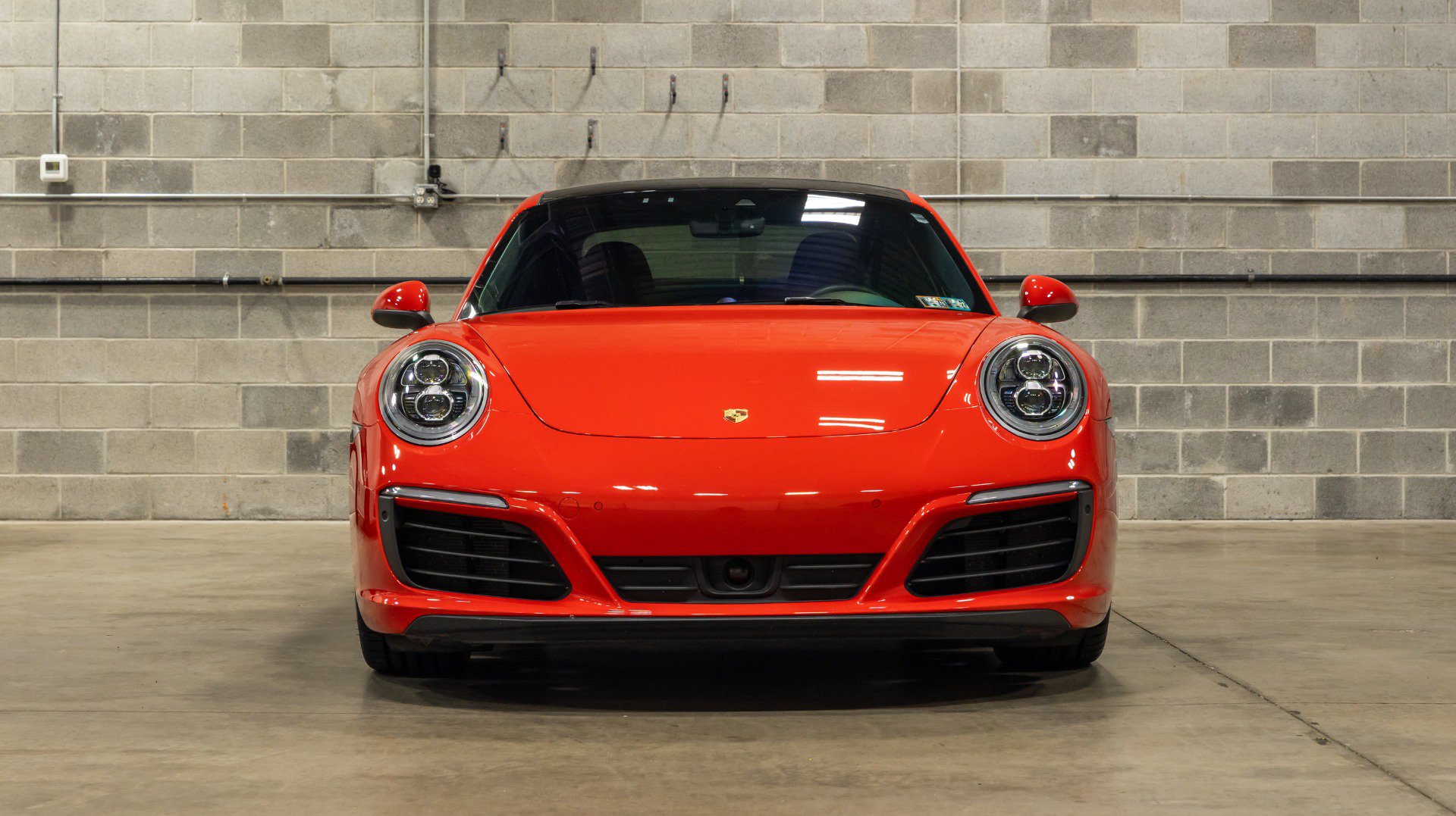Used 2018 Porsche 911 Carrera RWD image 2