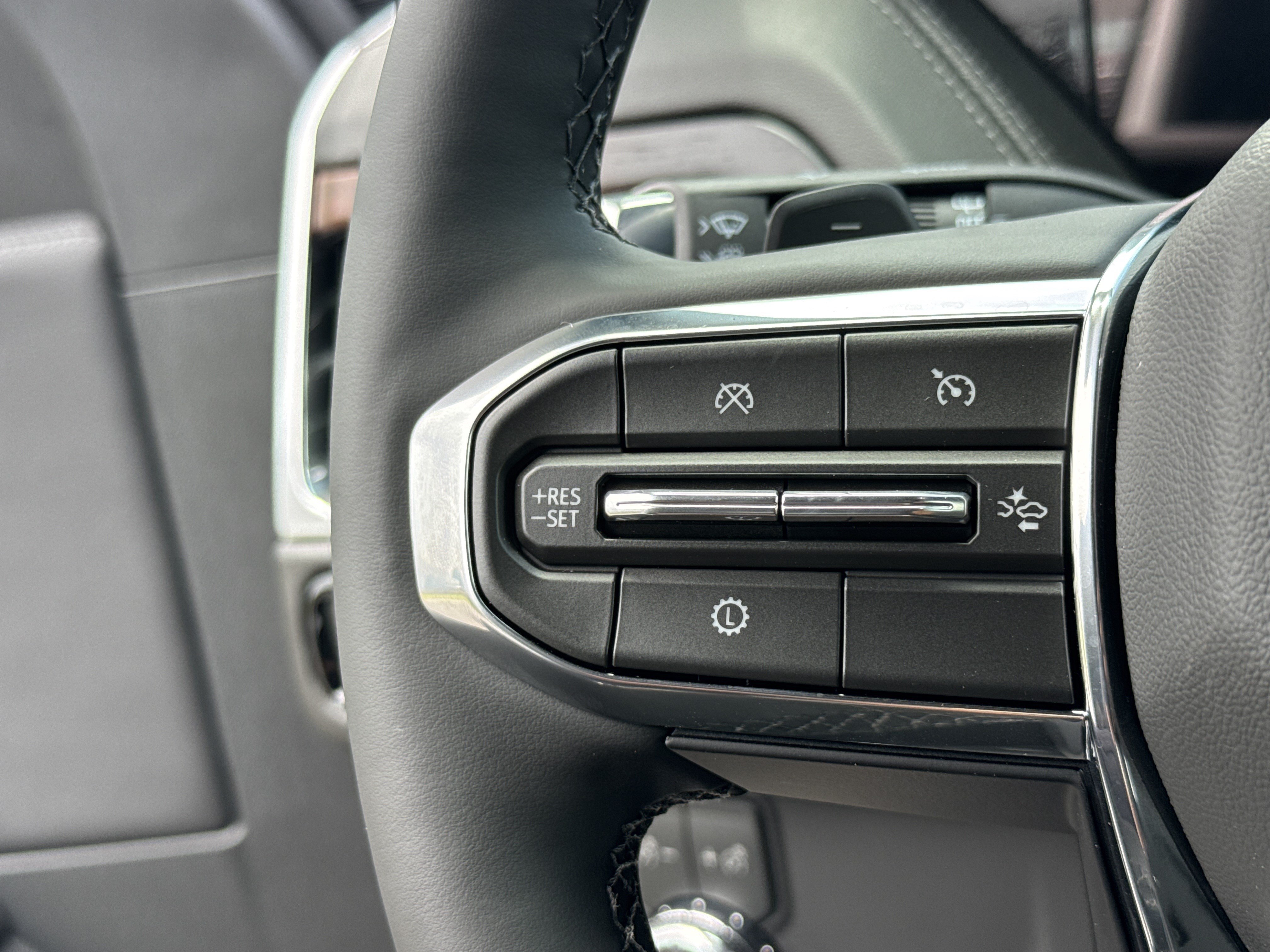 New 2026 GMC Yukon XL Denali AWD/4WD image 18