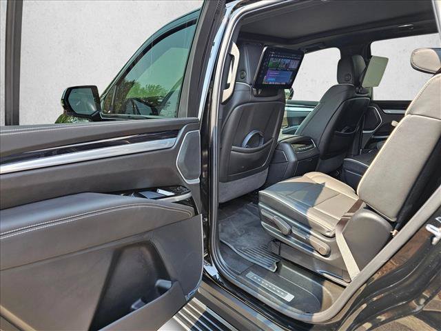 Used 2025 Cadillac Escalade Sport w/ Touring Package AWD/4WD image 18