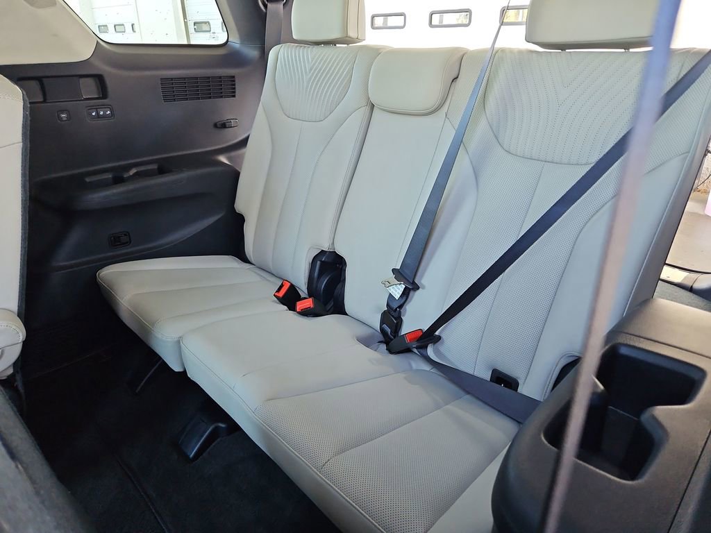 Used 2024 Hyundai Palisade Calligraphy image 32