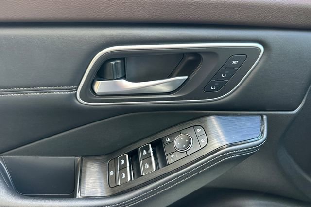 Used 2021 Nissan Rogue SL w/ Premium Package image 10