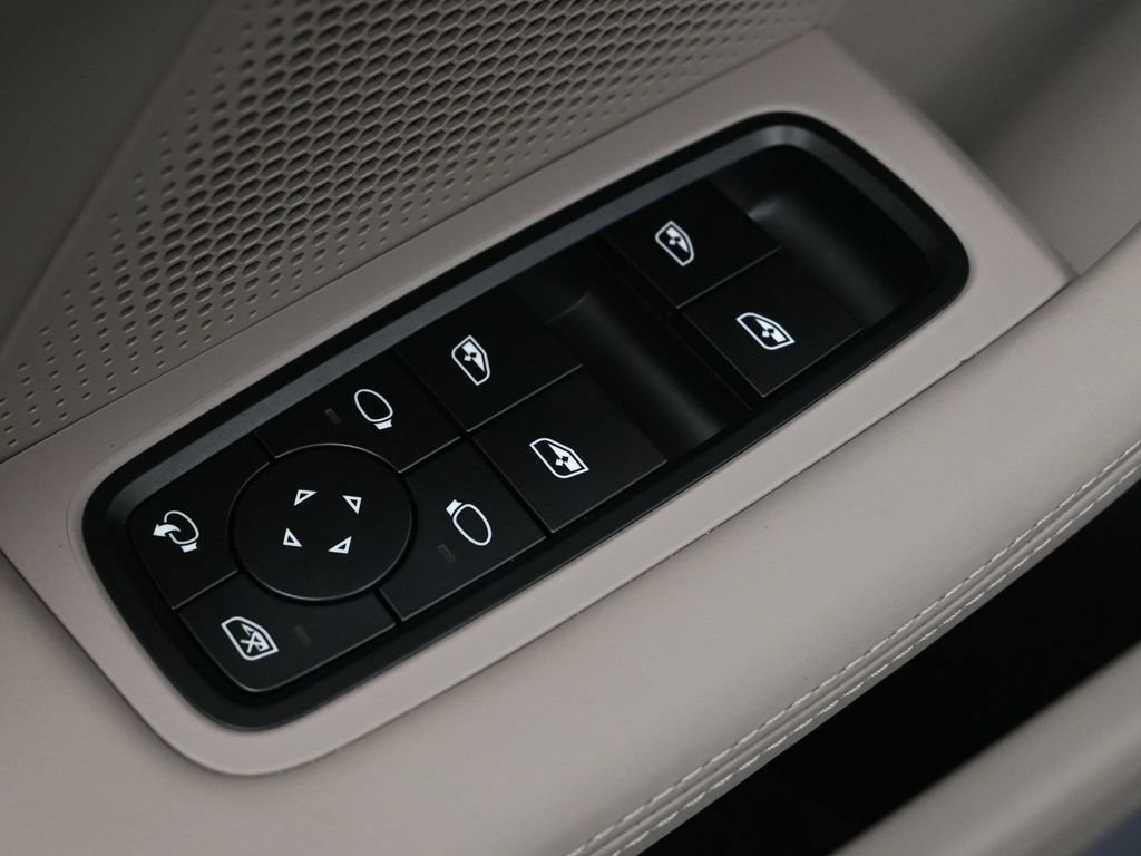 New 2026 Porsche Taycan 4S AWD/4WD image 19