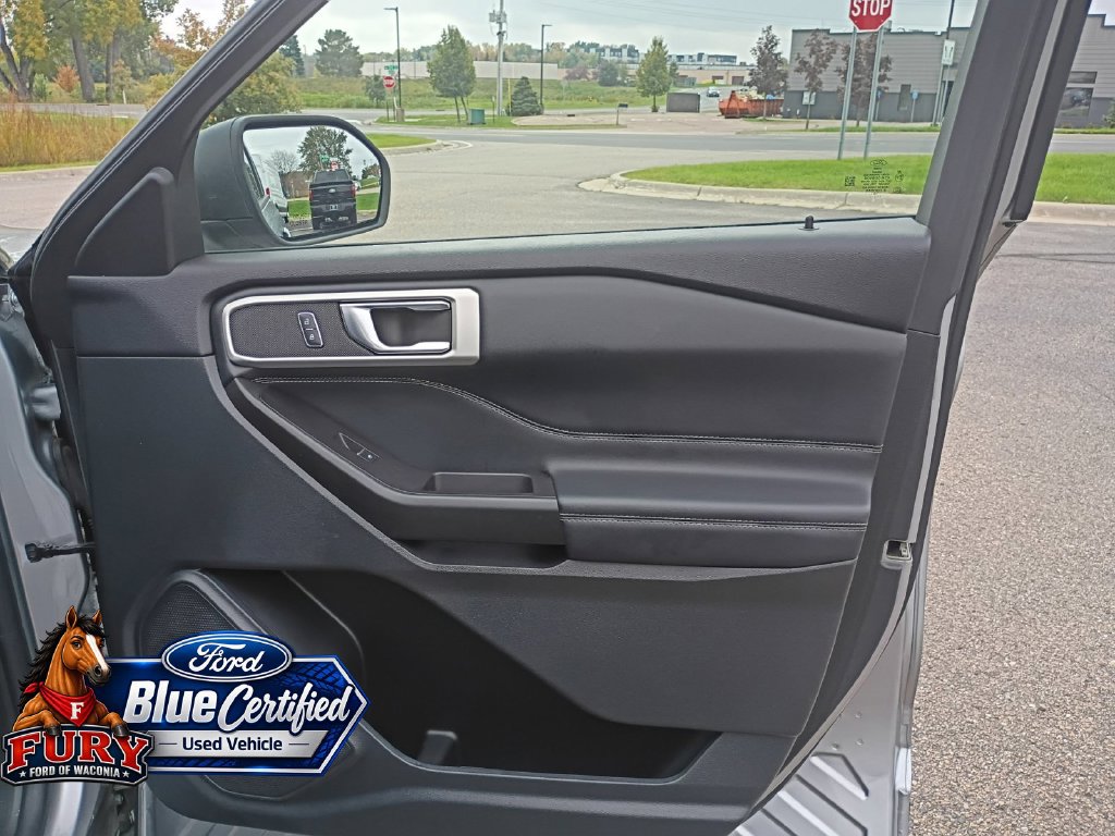 Used 2020 Ford Explorer XLT w/ Equipment Group 202A AWD/4WD image 16