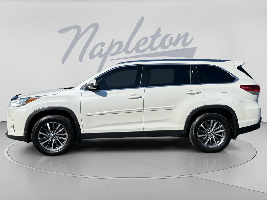 Used 2019 Toyota Highlander XLE AWD/4WD image 4