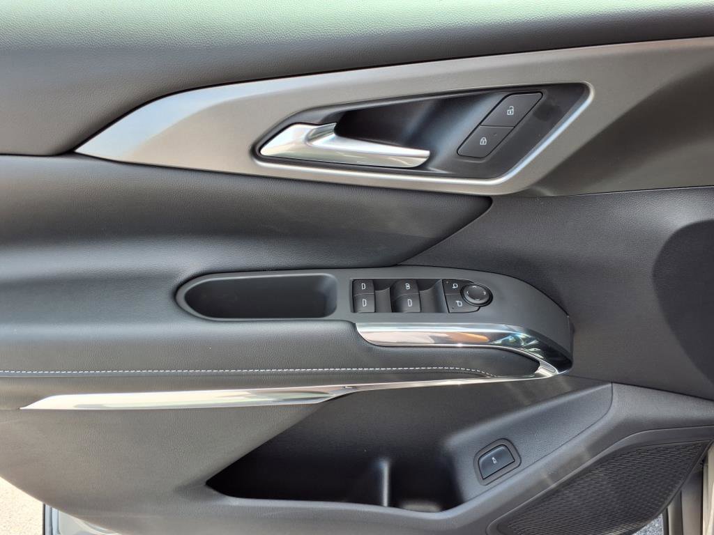 New 2026 Chevrolet Traverse LT w/ Driver Confidence Package image 10