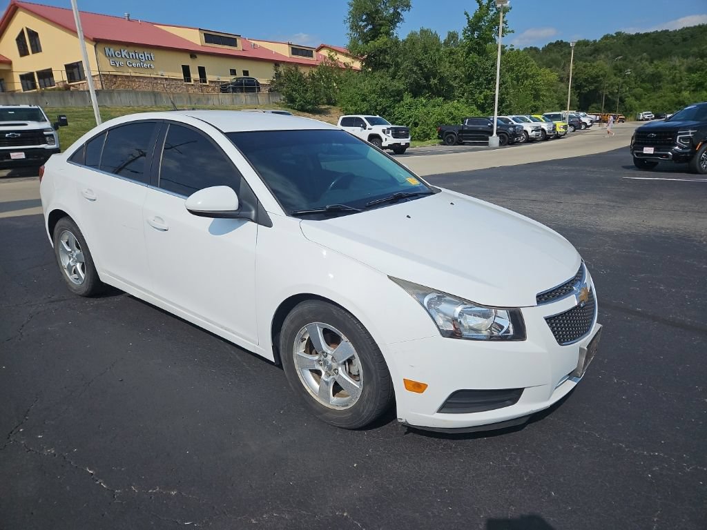 Used 2014 Chevrolet Cruze LT w/ Technology Package FWD image 5