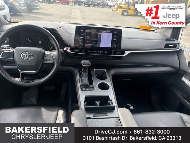 Used 2021 Toyota Sienna XSE image 10